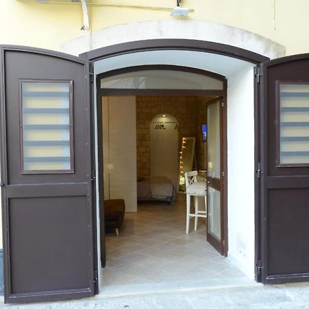 Bed and Breakfast La Stanza Bari Esterno foto